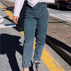 American Eagle Corduroy Mom Jeans Size 8P Charcoal Gray High Rise Ankle